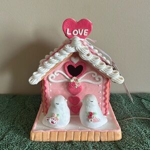Cupcakes & Cashmere Valentine Sweet Bird House Light Up NEW